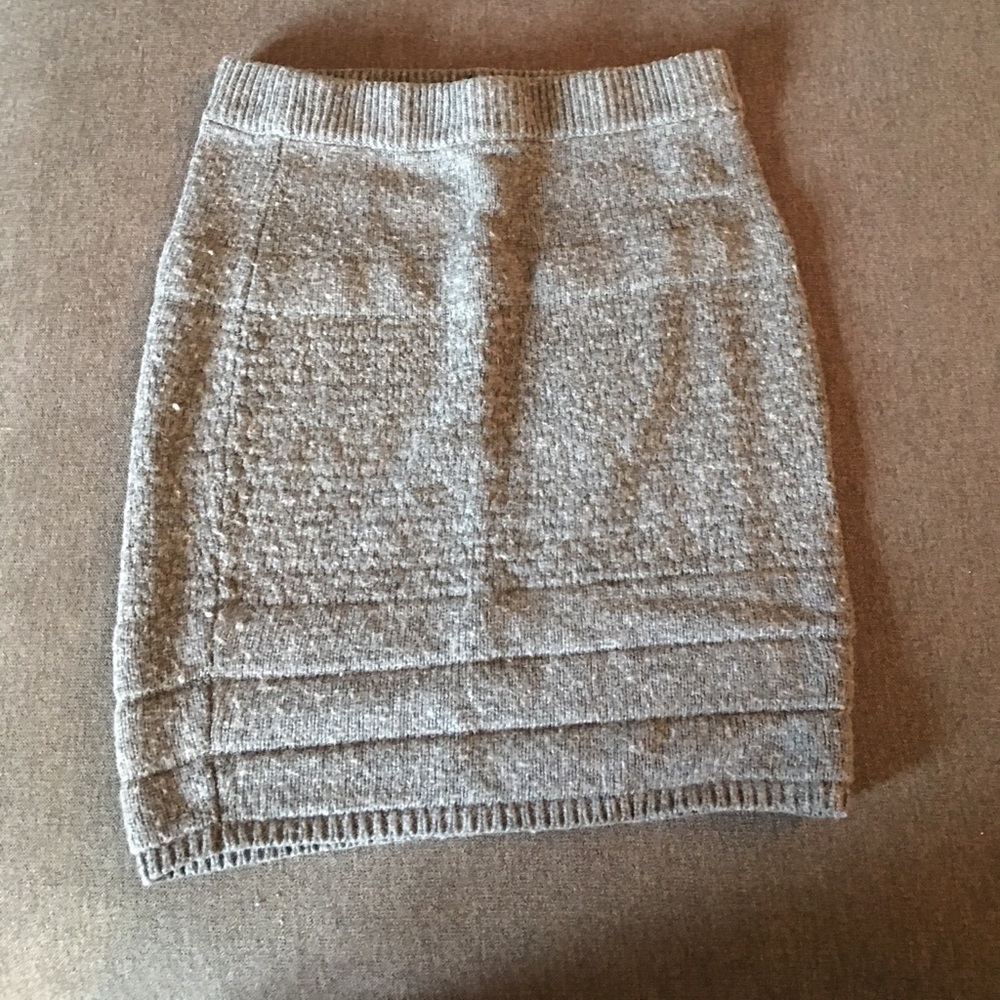 MODA international grey sweater mini skirt